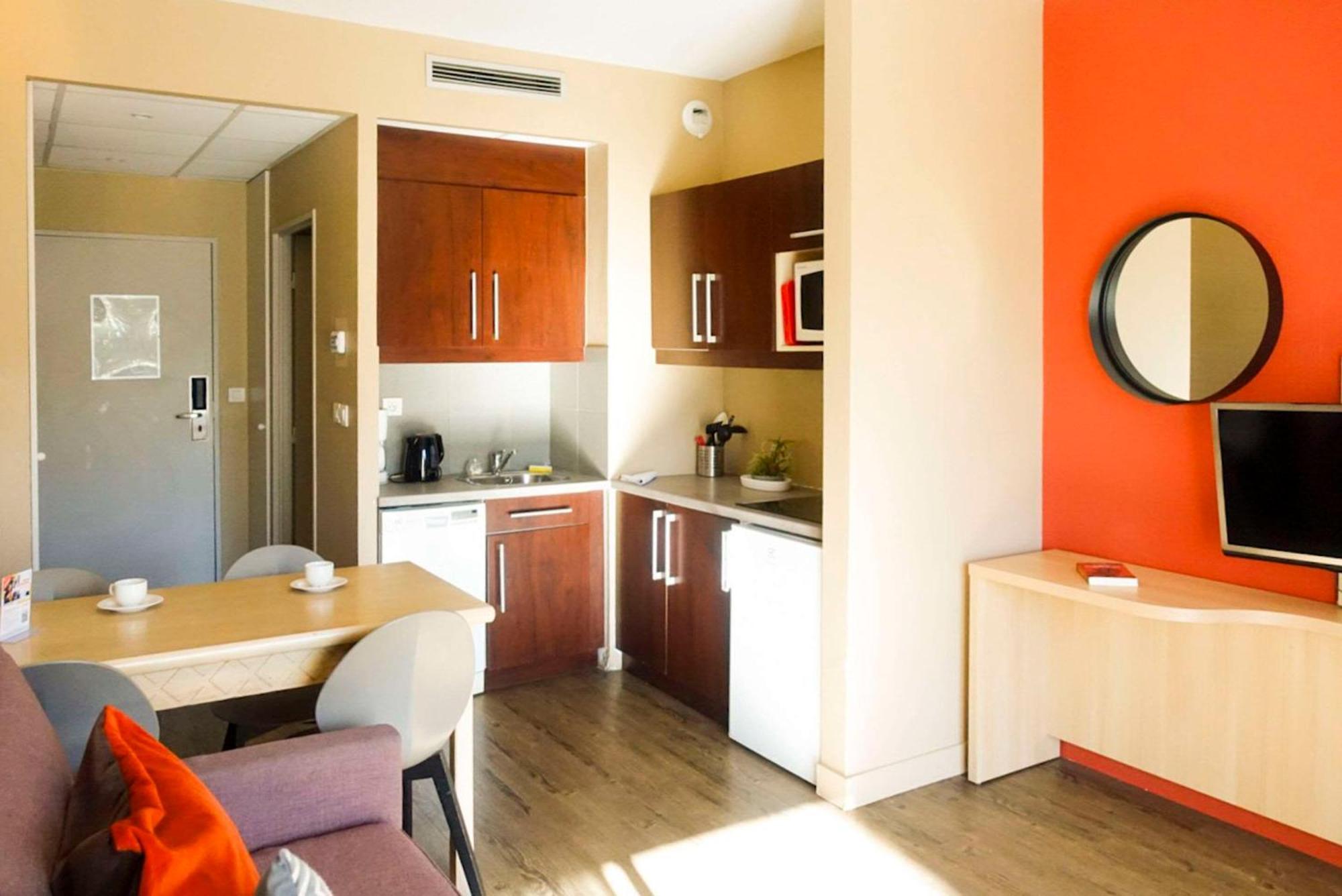 Comfort Aparthotel Marseille Prado Екстериор снимка